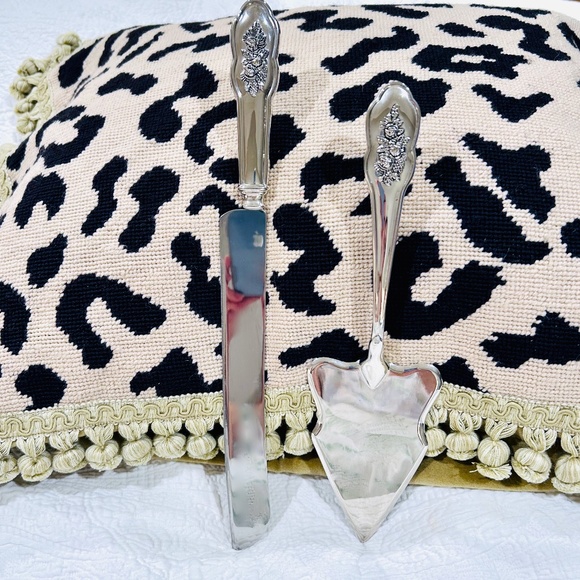 M8-Royal Doulton Old Country Rose Silver Plate Cake Serving Set - Picture 1 of 6